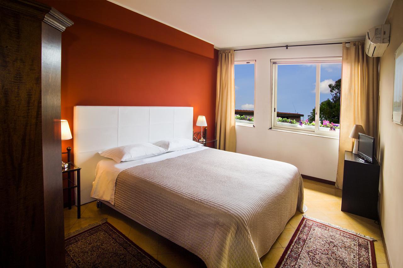 Bed and Breakfast Ramo Fiorito Sant'Agata Li Battiati Esterno foto